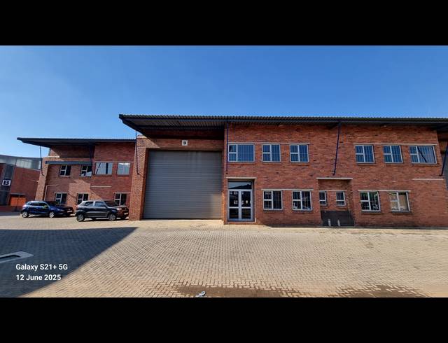 2,496M² WAREHOUSE TO LET IN HUGHES